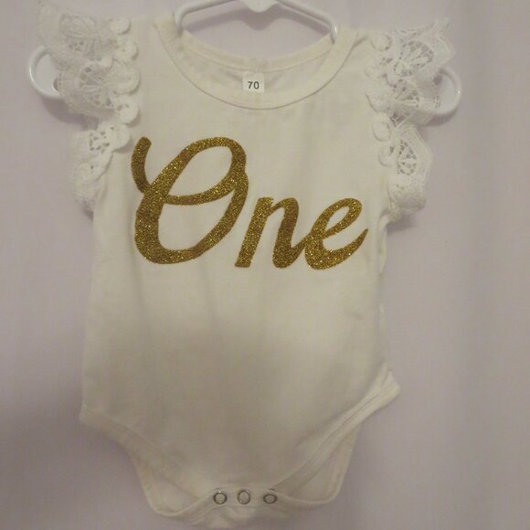 Photo Shoot 1 Year Old Flutter Sleeve Onesie - Picture 1 of 5